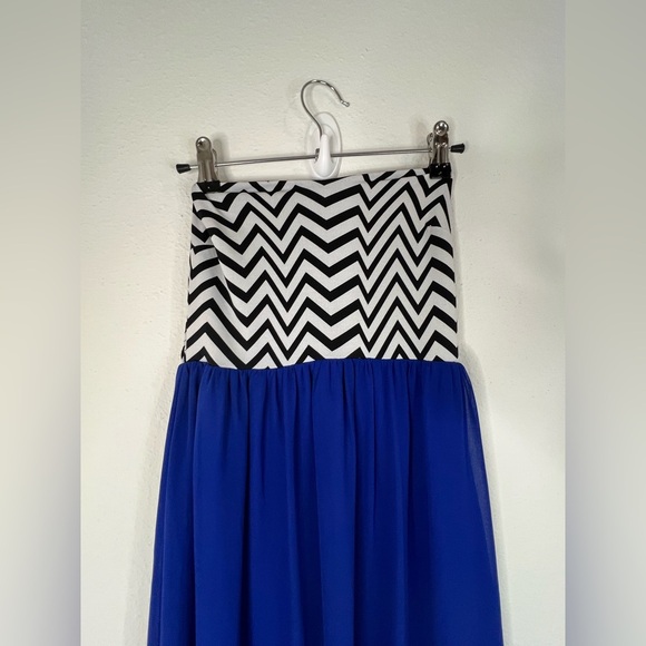 Sweet Storm Chevron Maxi Dress Small Strapless Blue Flowy 47β - Picture 4 of 16